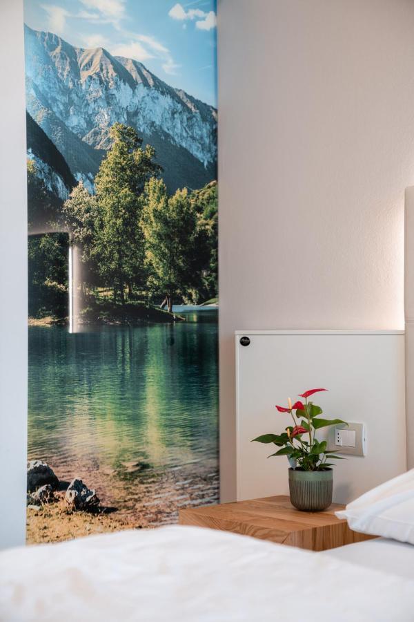 Hotel Rolly ริวาเดลการ์ดา ภายนอก รูปภาพ
