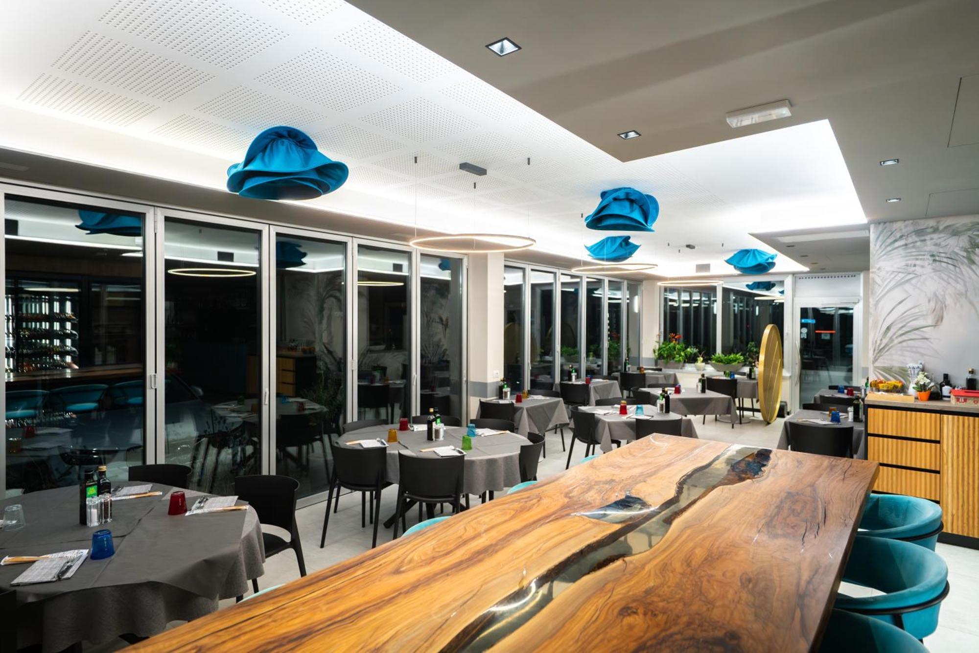 Hotel Rolly ริวาเดลการ์ดา ภายนอก รูปภาพ